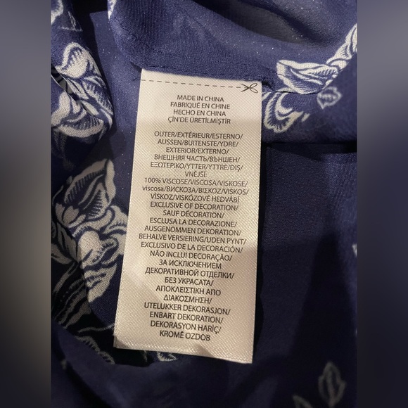 Ralph Lauren Top Womens Small Petite Navy Multicolor Paisley Floral Blouse $268 - Picture 9 of 10